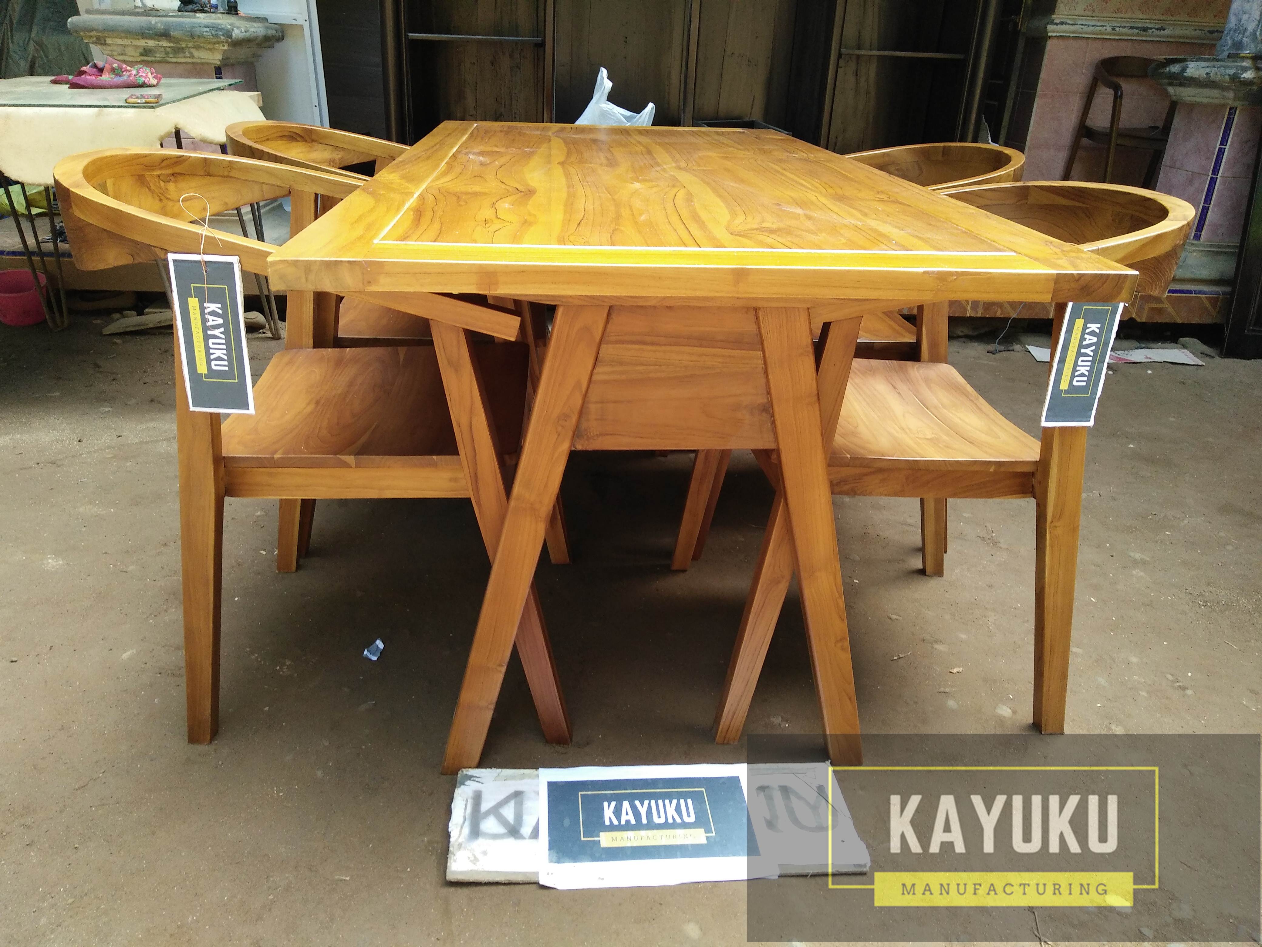 Meja Makan Harga Murah
